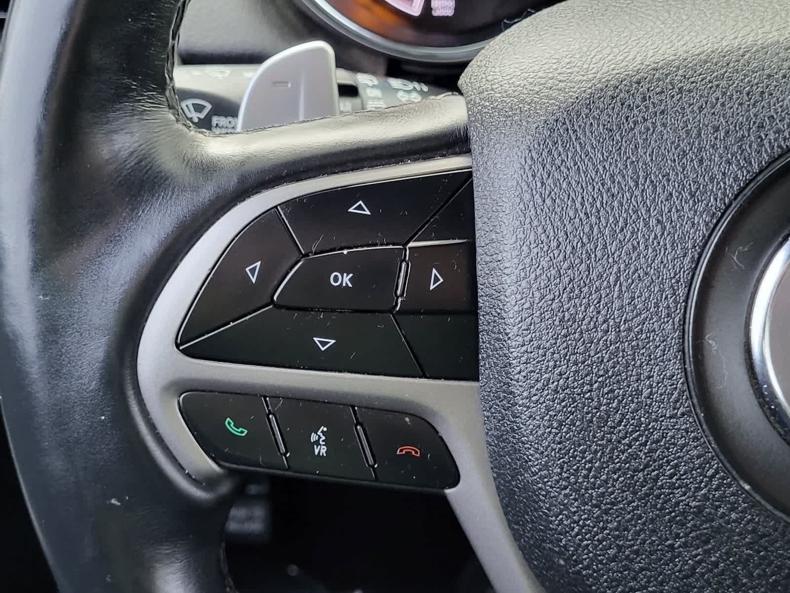 Used 2017 Jeep Grand Cherokee Altitude AWD/4WD image 16