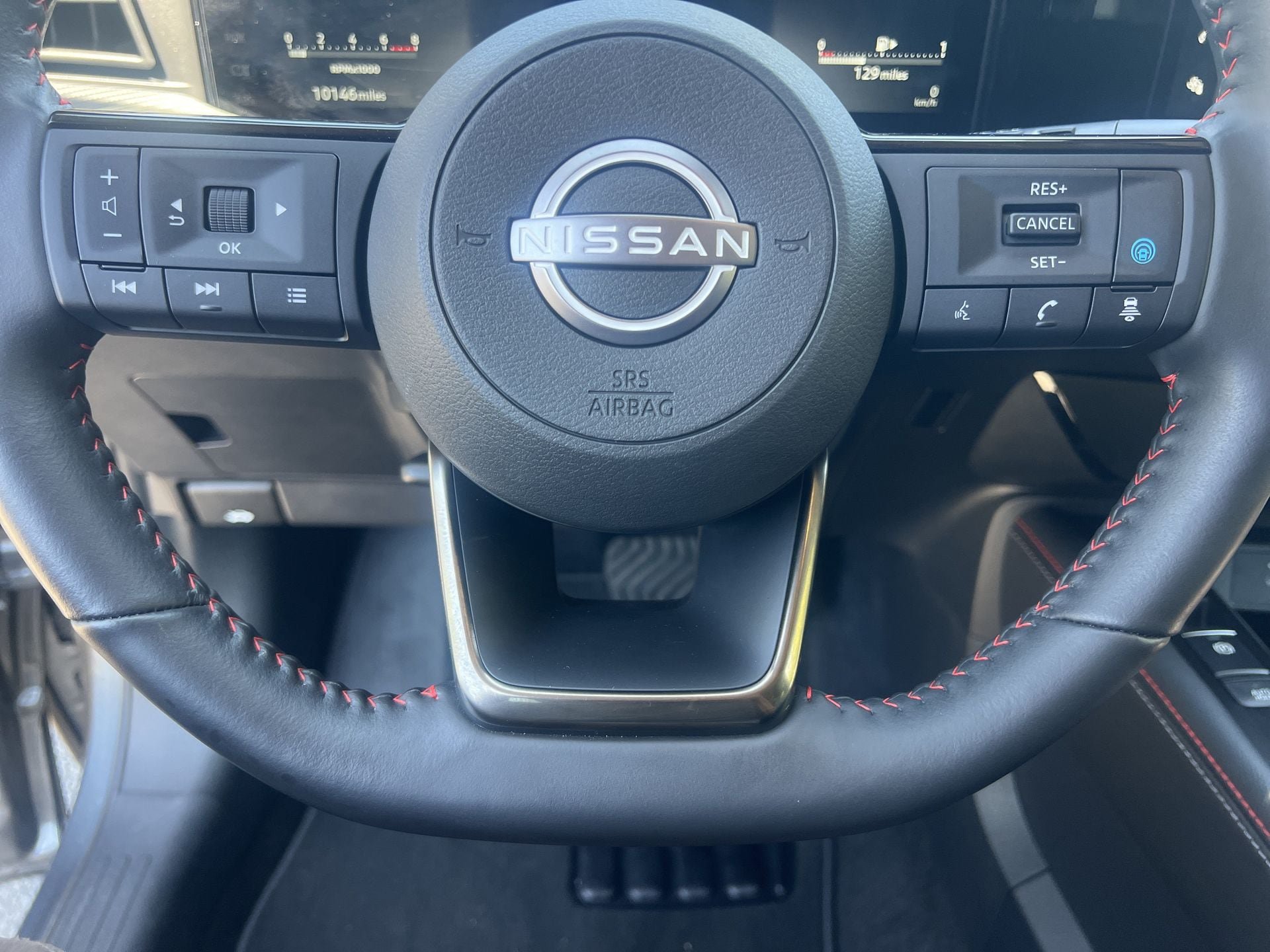 Certified 2025 Nissan Kicks SR FWD image 9