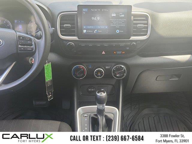 Used 2020 Hyundai Venue SE FWD image 17