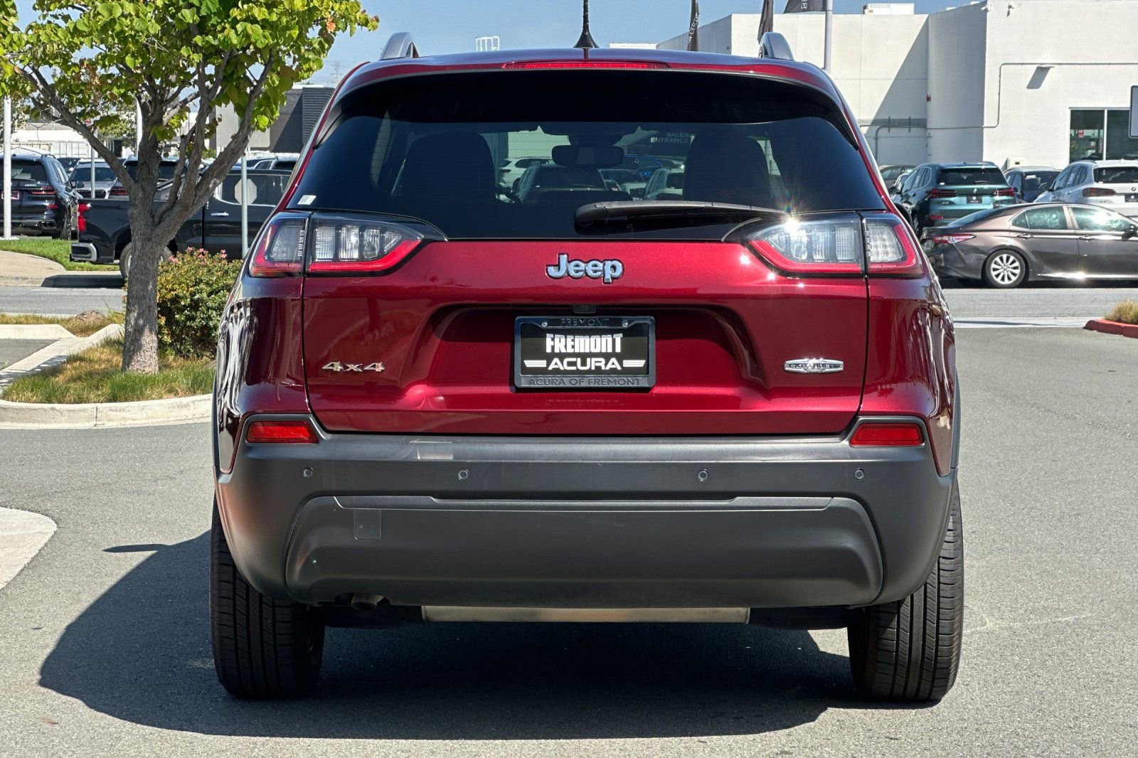 Used 2021 Jeep Cherokee Latitude Plus AWD/4WD image 5