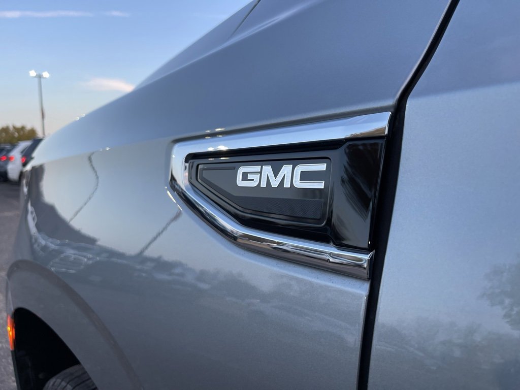 Used 2023 GMC Yukon XL SLT image 24