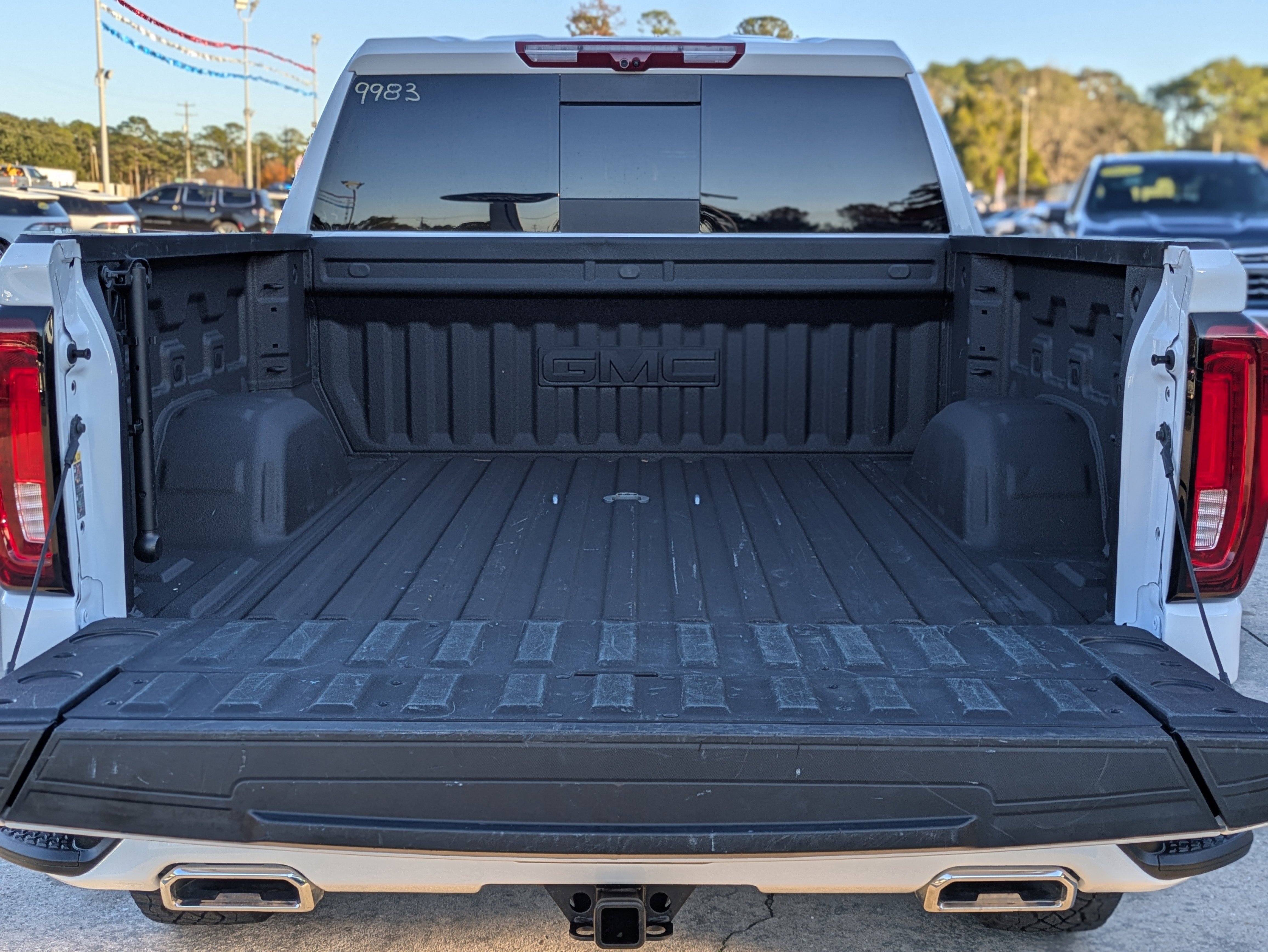 Used 2025 GMC Sierra 1500 AT4 w/ AT4 Premium Package image 12