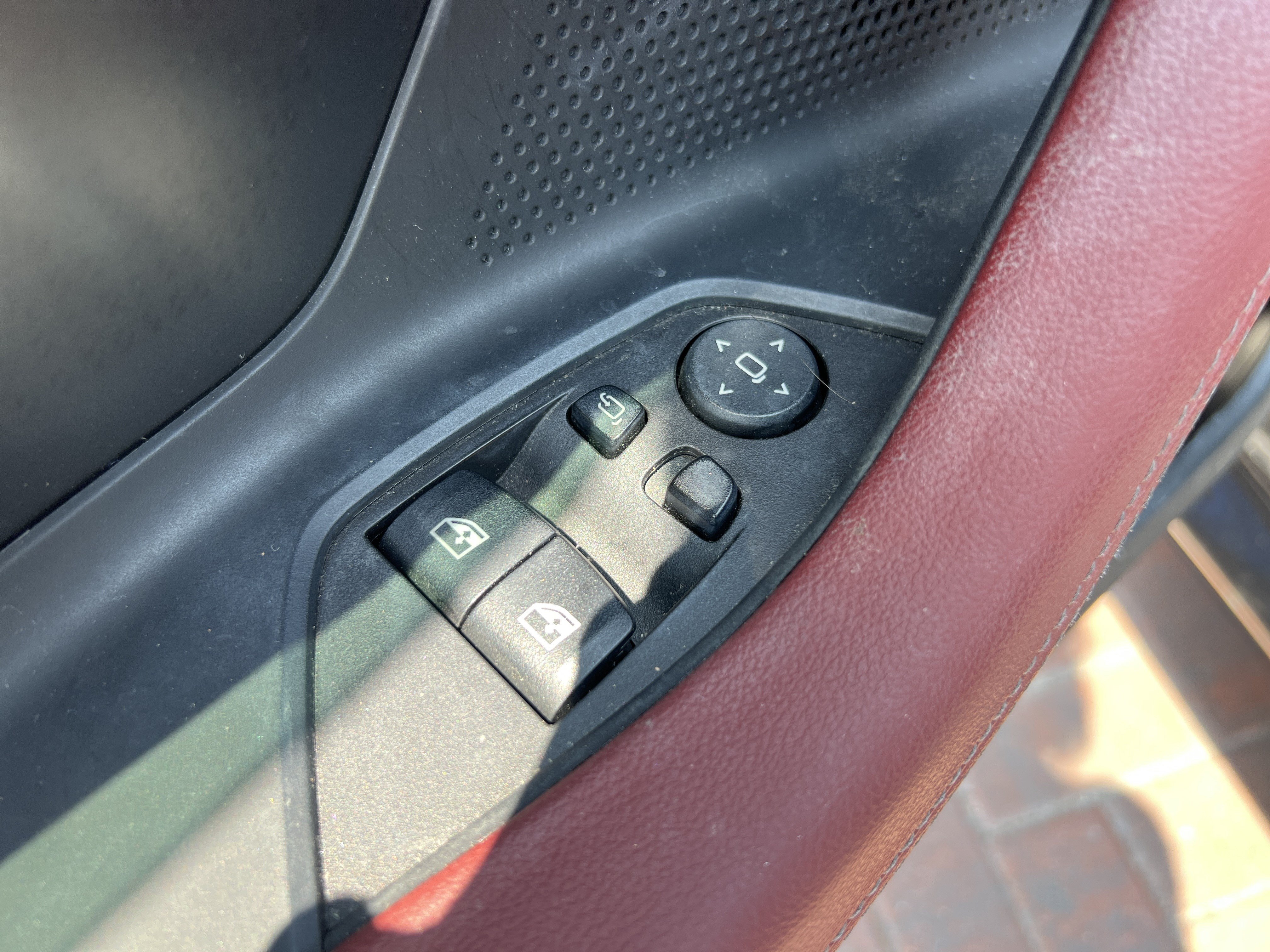 Used 2023 BMW 230i Coupe w/ Premium Package RWD image 15