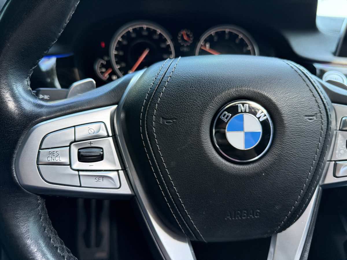 Used 2019 BMW 740i image 17