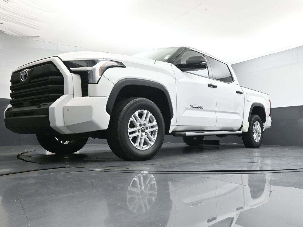 Used 2023 Toyota Tundra SR5 w/ SR5 Convenience Package AWD/4WD image 37
