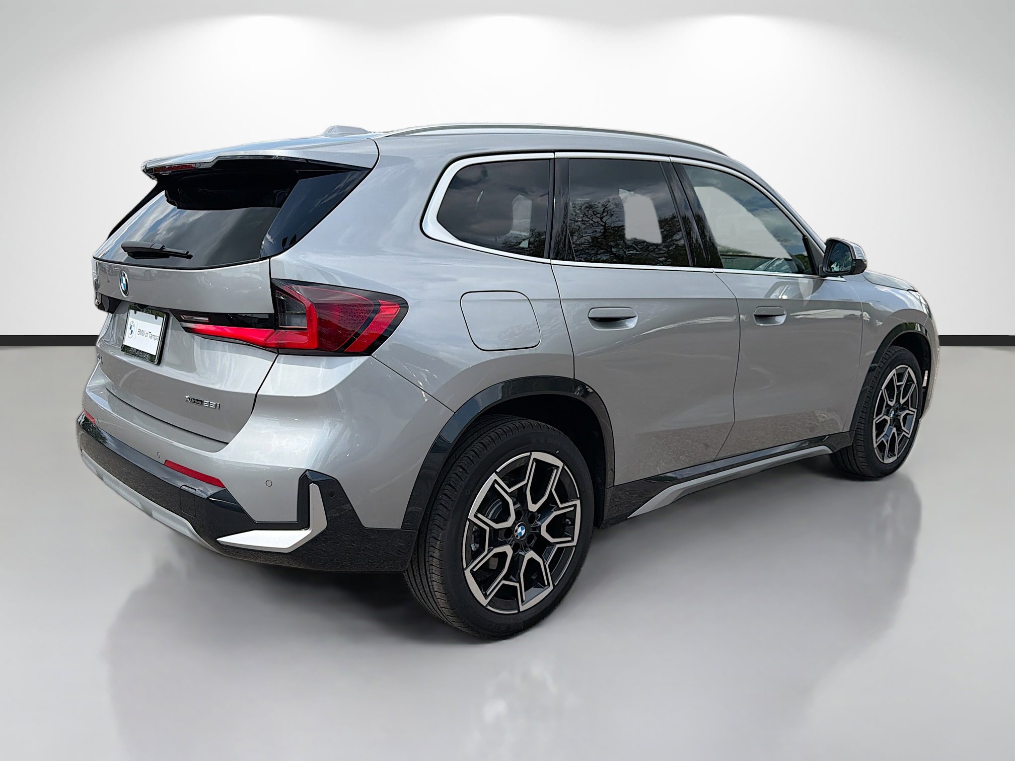 Used 2026 BMW X1 xDrive28i image 3