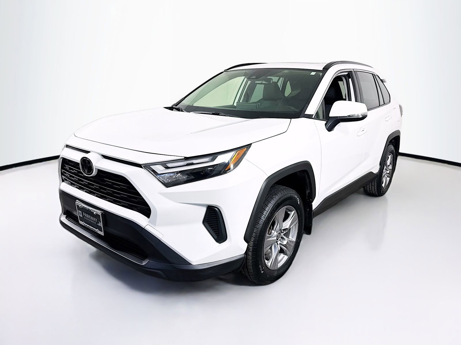 Used 2023 Toyota RAV4 XLE w/ Convenience Package image 3