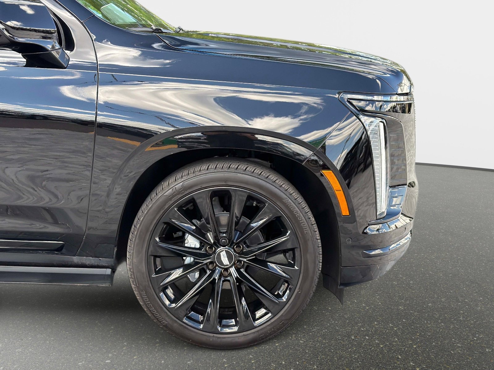 Used 2026 Cadillac Escalade ESV Platinum Sport w/ LPO, ONYX Package image 12