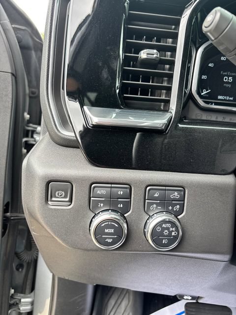 Used 2023 GMC Sierra 1500 SLT w/ SLT Premium Plus Package AWD/4WD image 17