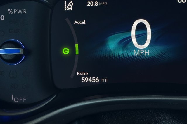 Used 2024 Chrysler Pacifica Limited FWD image 33