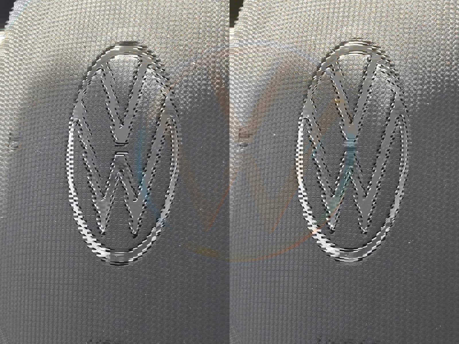 Certified 2025 Volkswagen Jetta SE w/ Sunroof Package image 32