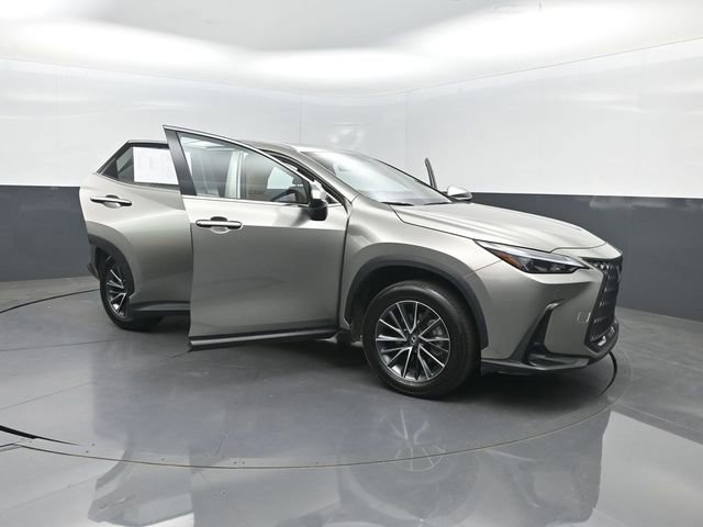 Used 2025 Lexus NX 250 FWD w/ Accessory Package (Z1) image 38