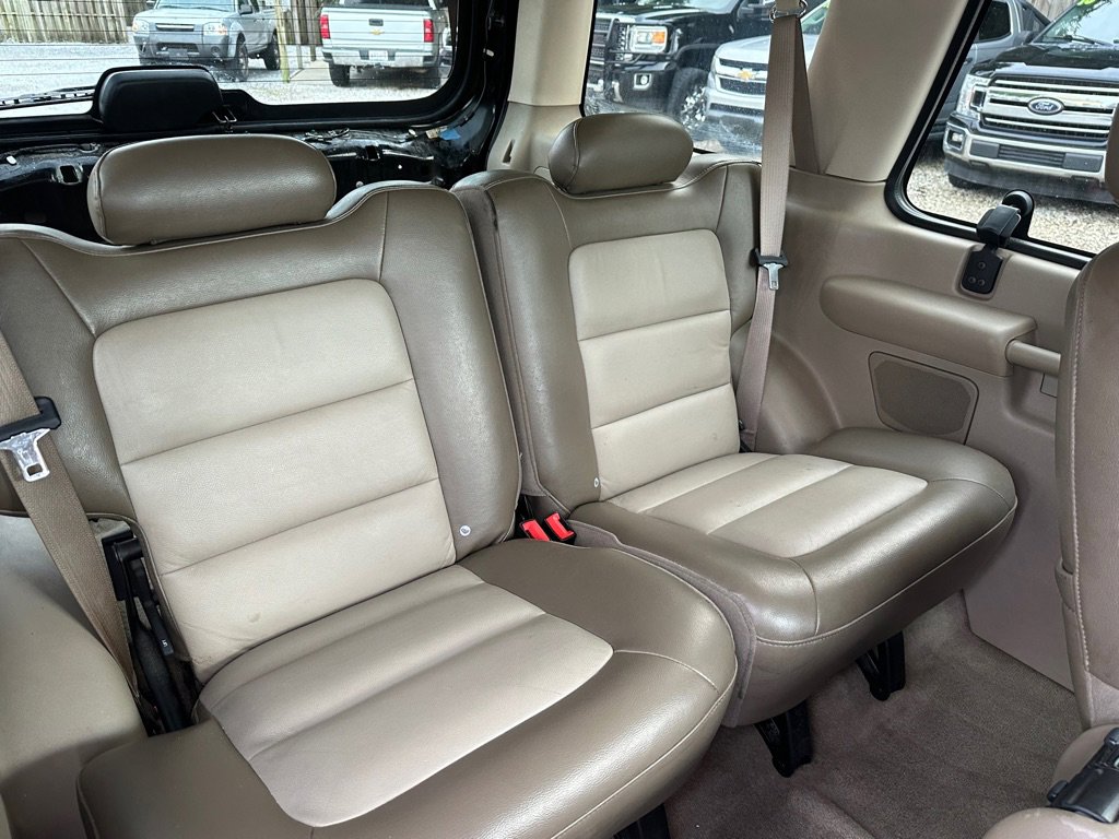 Used 2003 Ford Explorer image 12