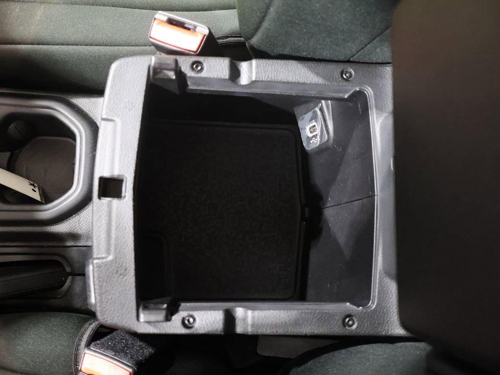 Used 2022 Jeep Wrangler Sport image 28