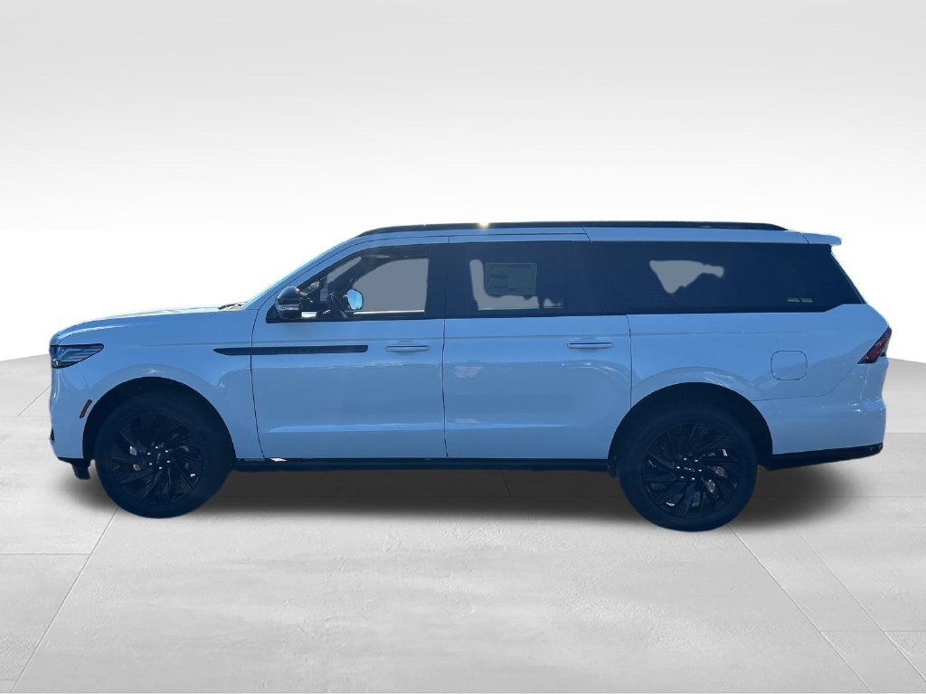New 2027 Lincoln Navigator L Reserve w/ Jet Appearance Package AWD/4WD image 2