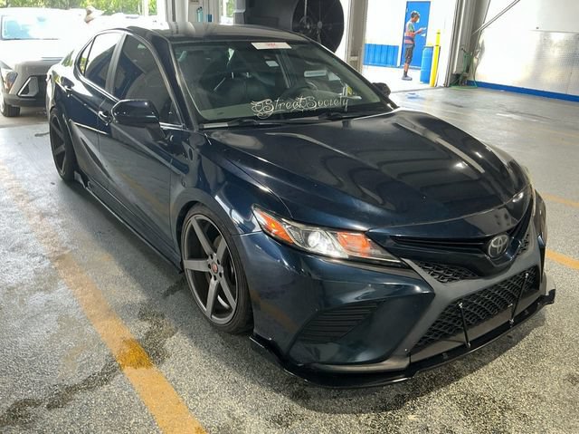 Used 2020 Toyota Camry SE FWD image 4