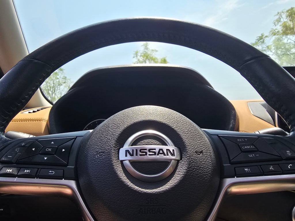 Used 2023 Nissan Sentra SV w/ SV Premium Package FWD image 23
