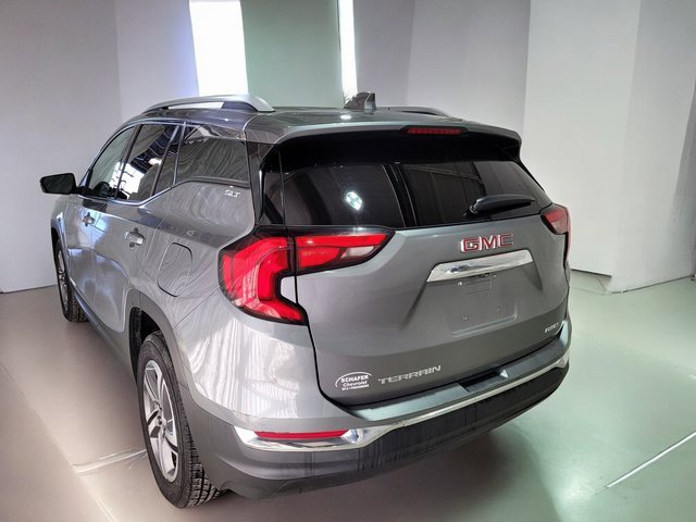 Used 2021 GMC Terrain SLT image 16