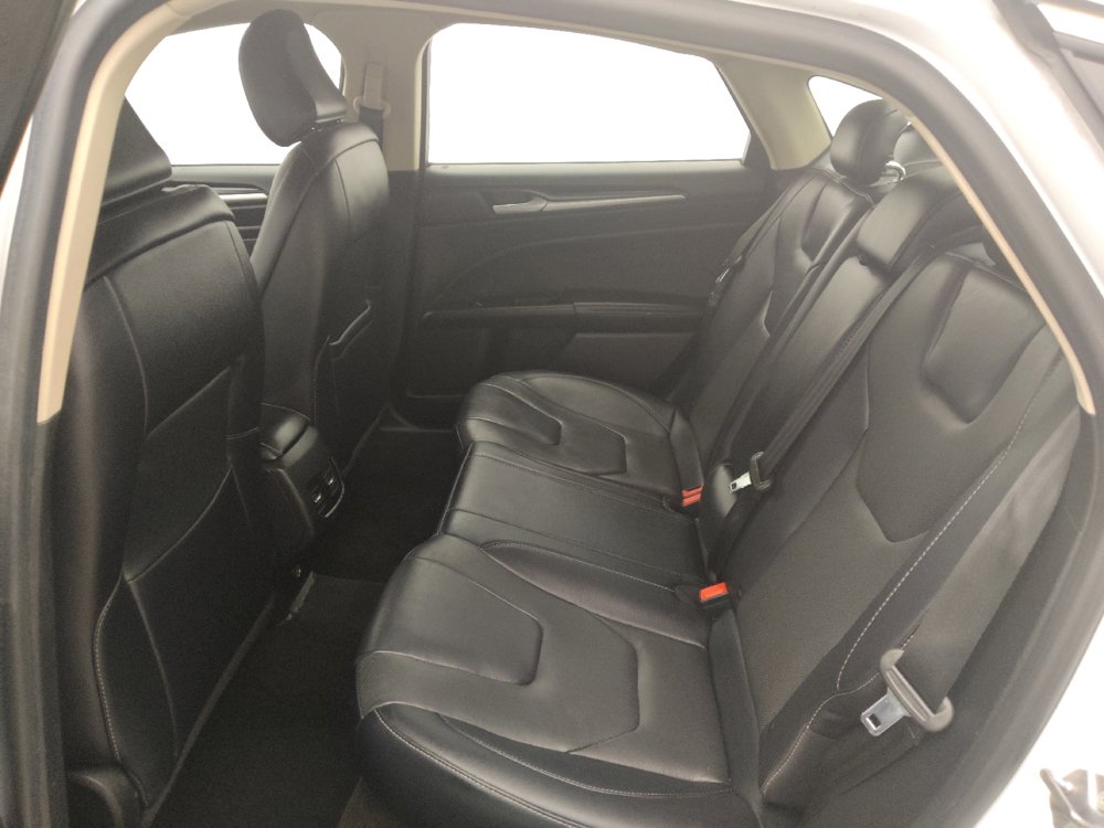 Used 2020 Ford Fusion Titanium AWD/4WD image 18
