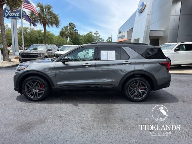 Certified 2025 Ford Explorer ST-Line w/ Premium Package AWD/4WD image 5