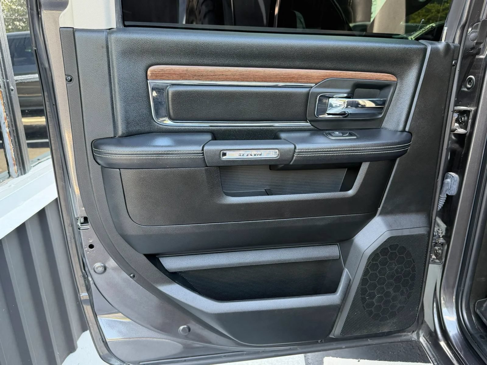 Used 2018 RAM 2500 Laramie w/ Convenience Group AWD/4WD image 30