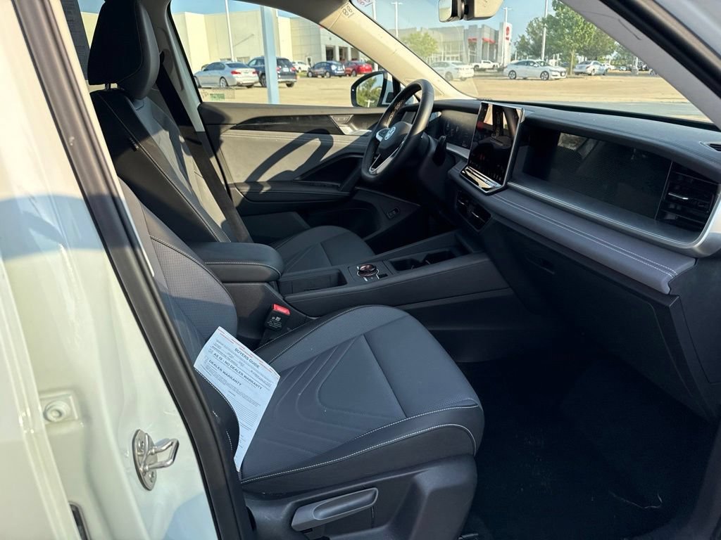 Used 2026 Volkswagen Tiguan SE AWD/4WD image 17