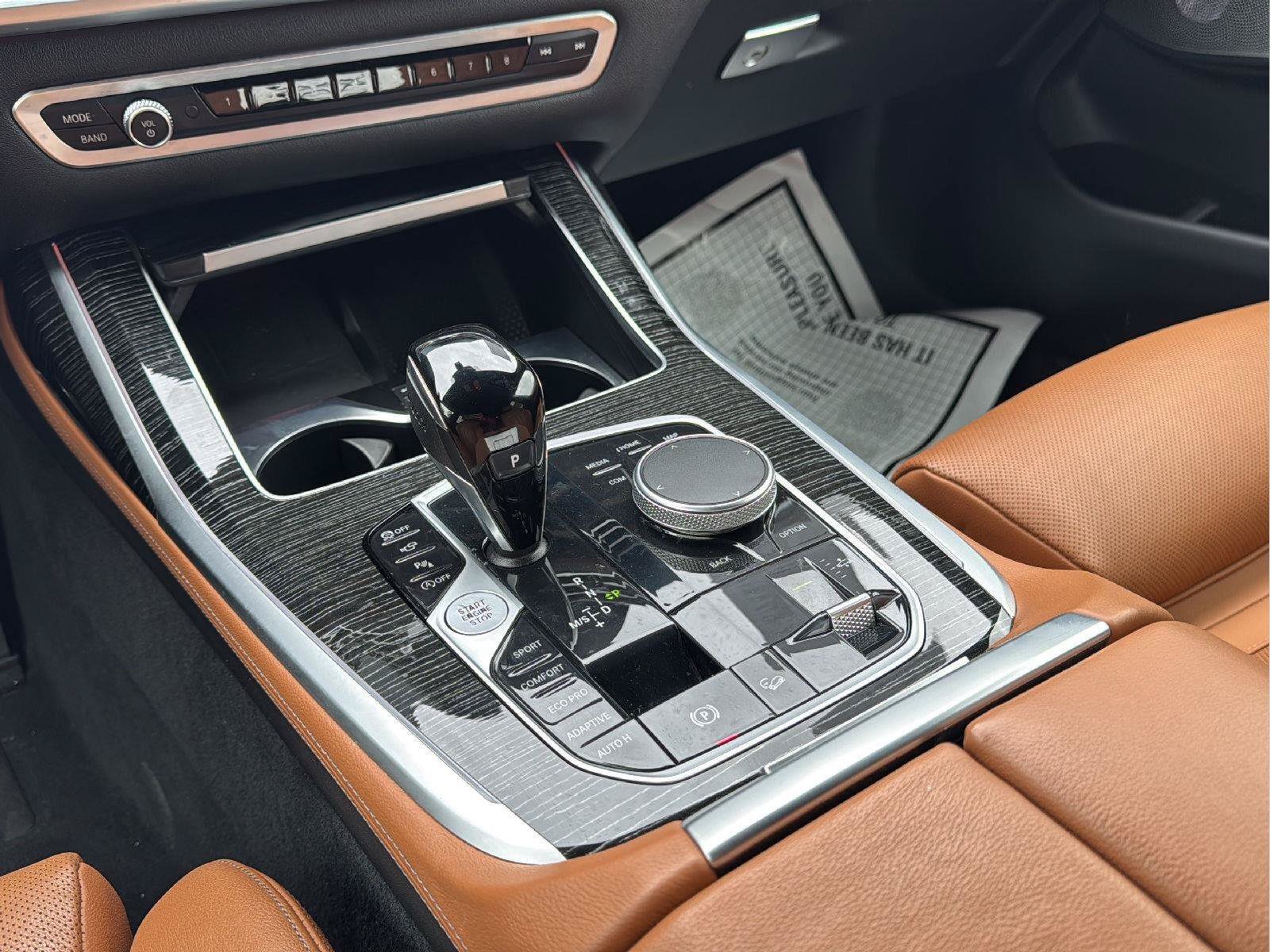 Used 2022 BMW X7 M50i AWD/4WD image 17
