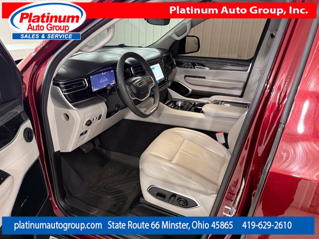 Used 2022 Jeep Wagoneer Series III AWD/4WD image 10