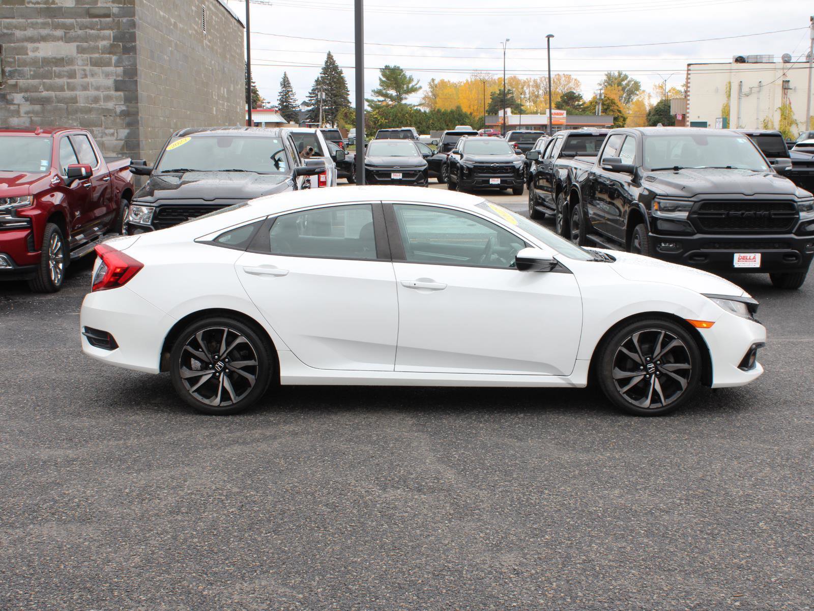 Used 2019 Honda Civic Sport image 4