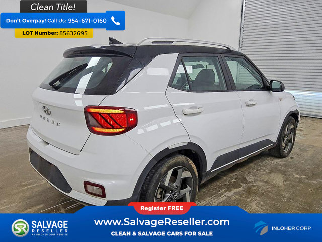 Used 2022 Hyundai Venue Limited FWD image 4