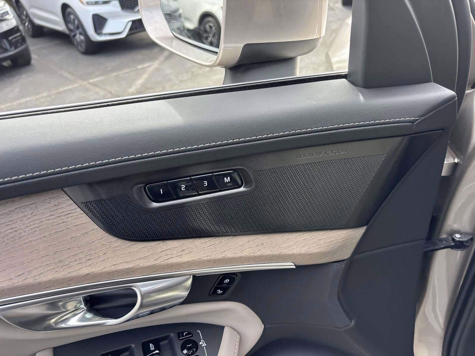 New 2026 Volvo XC90 B6 Plus w/ Protection Package Premier image 12