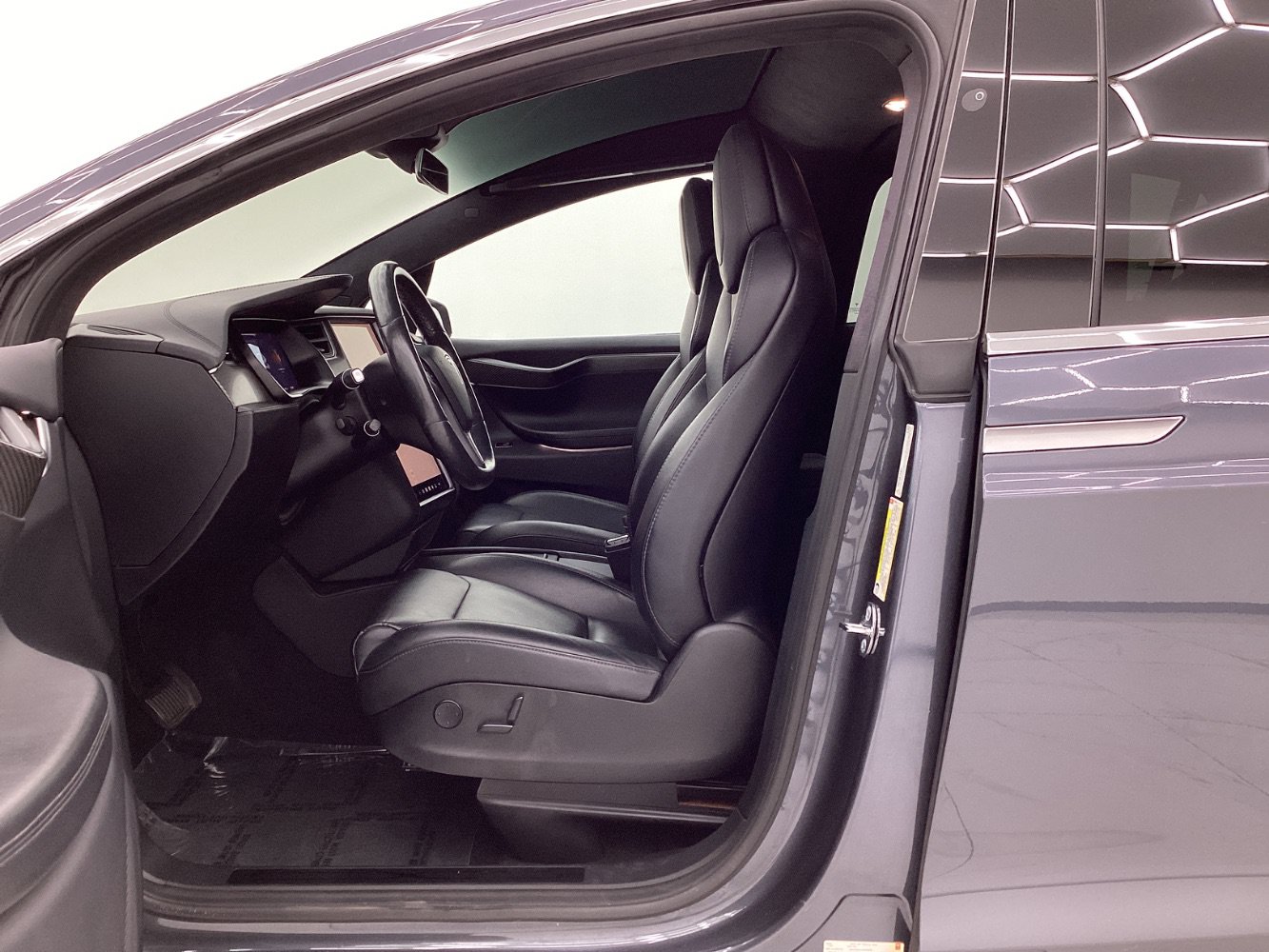 Used 2018 Tesla Model X 100D AWD/4WD image 20