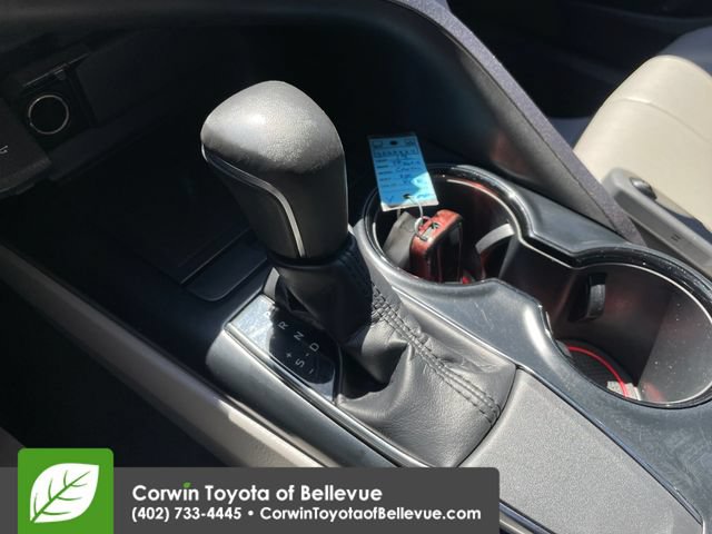 Used 2019 Toyota Camry SE w/ Convenience Package FWD image 14