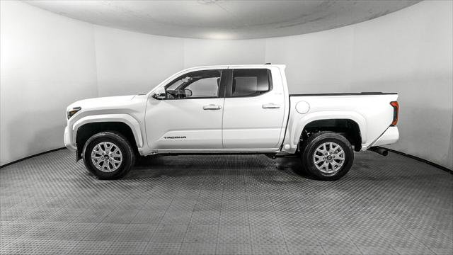 Used 2025 Toyota Tacoma SR5 AWD/4WD image 3
