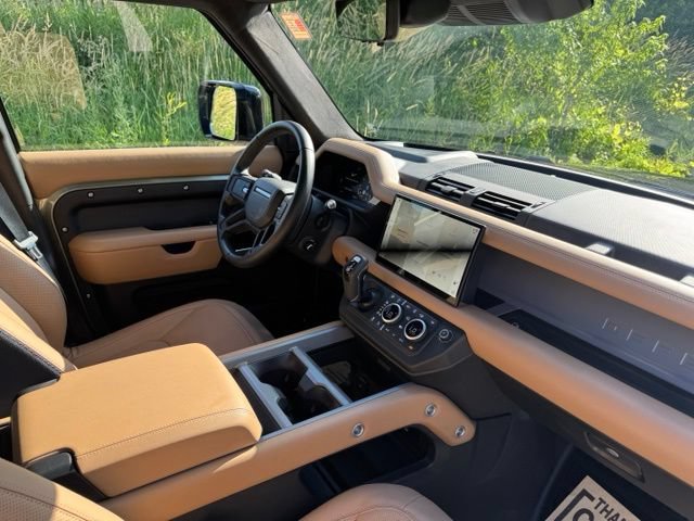 Certified 2025 Land Rover Defender 110 X AWD/4WD image 19