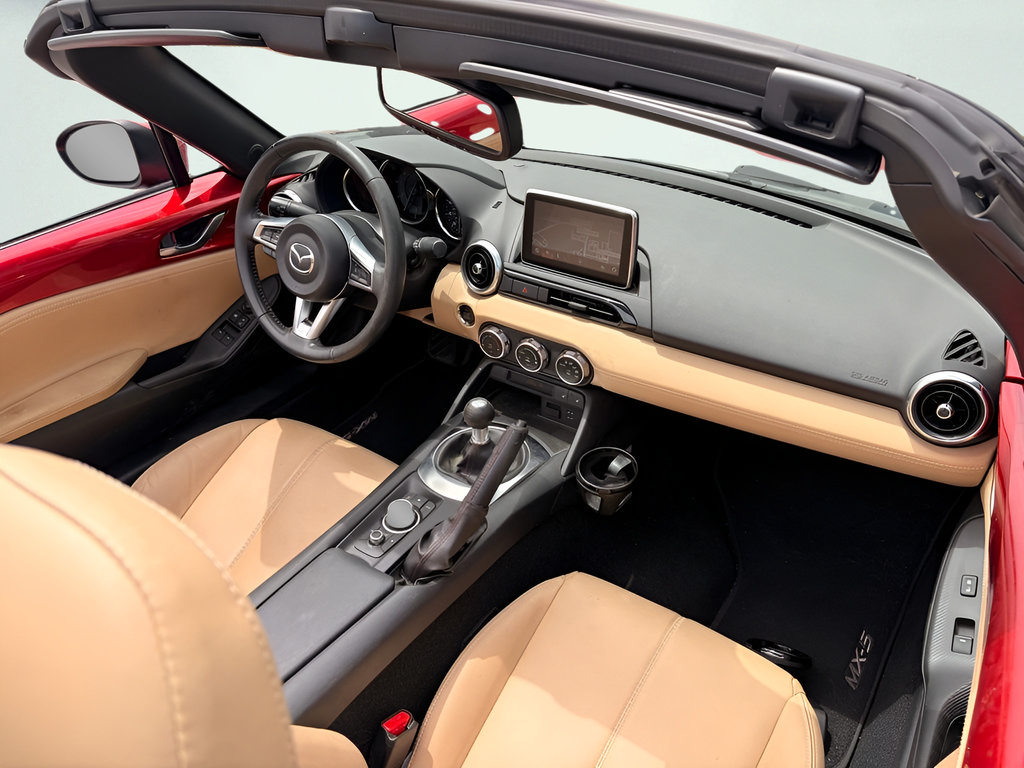 Used 2017 MAZDA MX-5 Miata Grand Touring RWD image 8