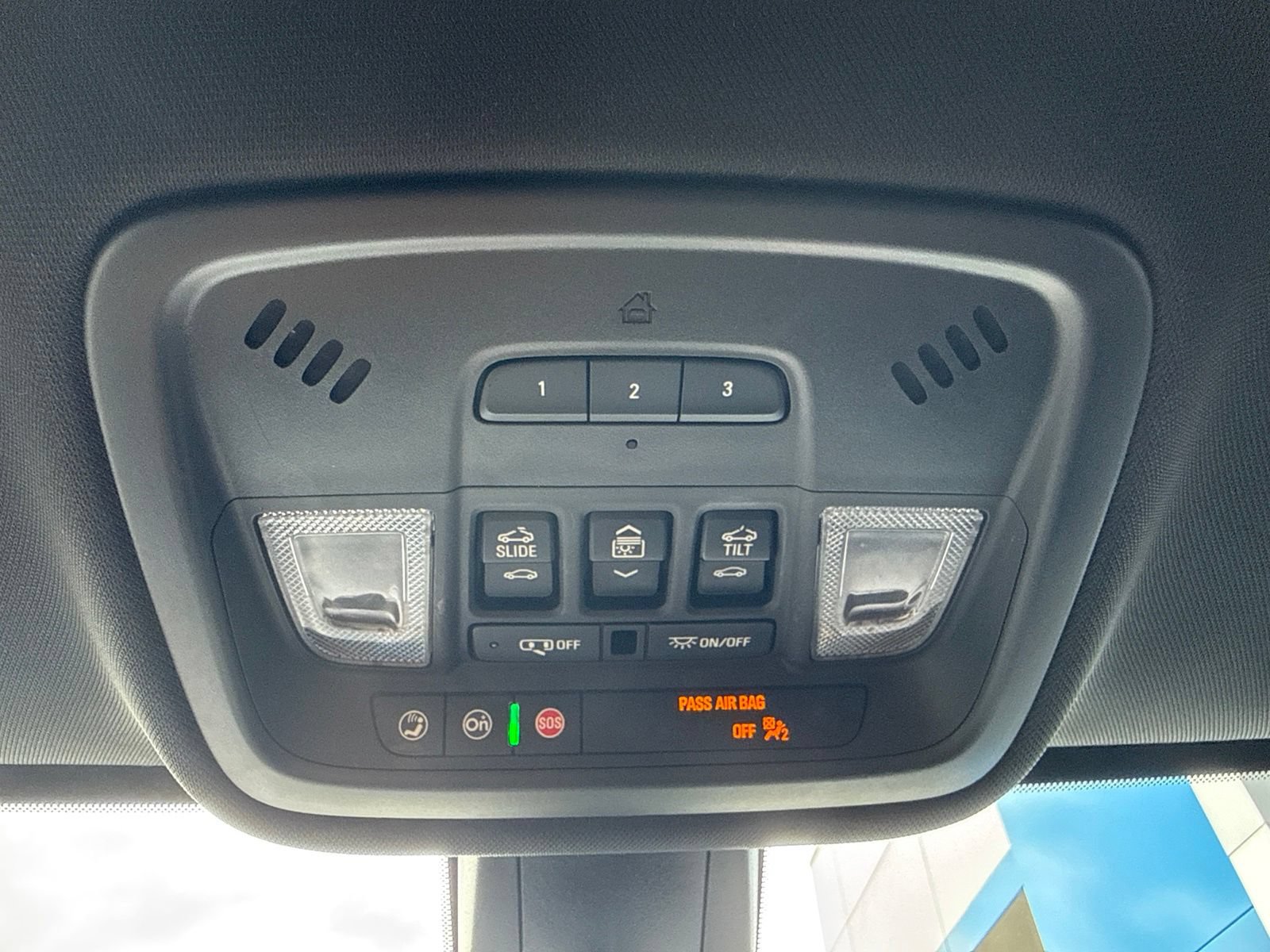 Used 2023 Chevrolet Traverse High Country AWD/4WD image 34