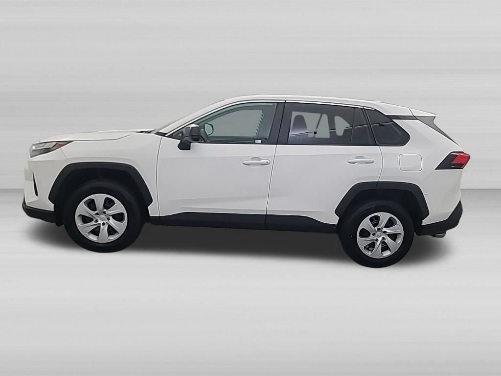 Used 2025 Toyota RAV4 LE AWD/4WD image 7