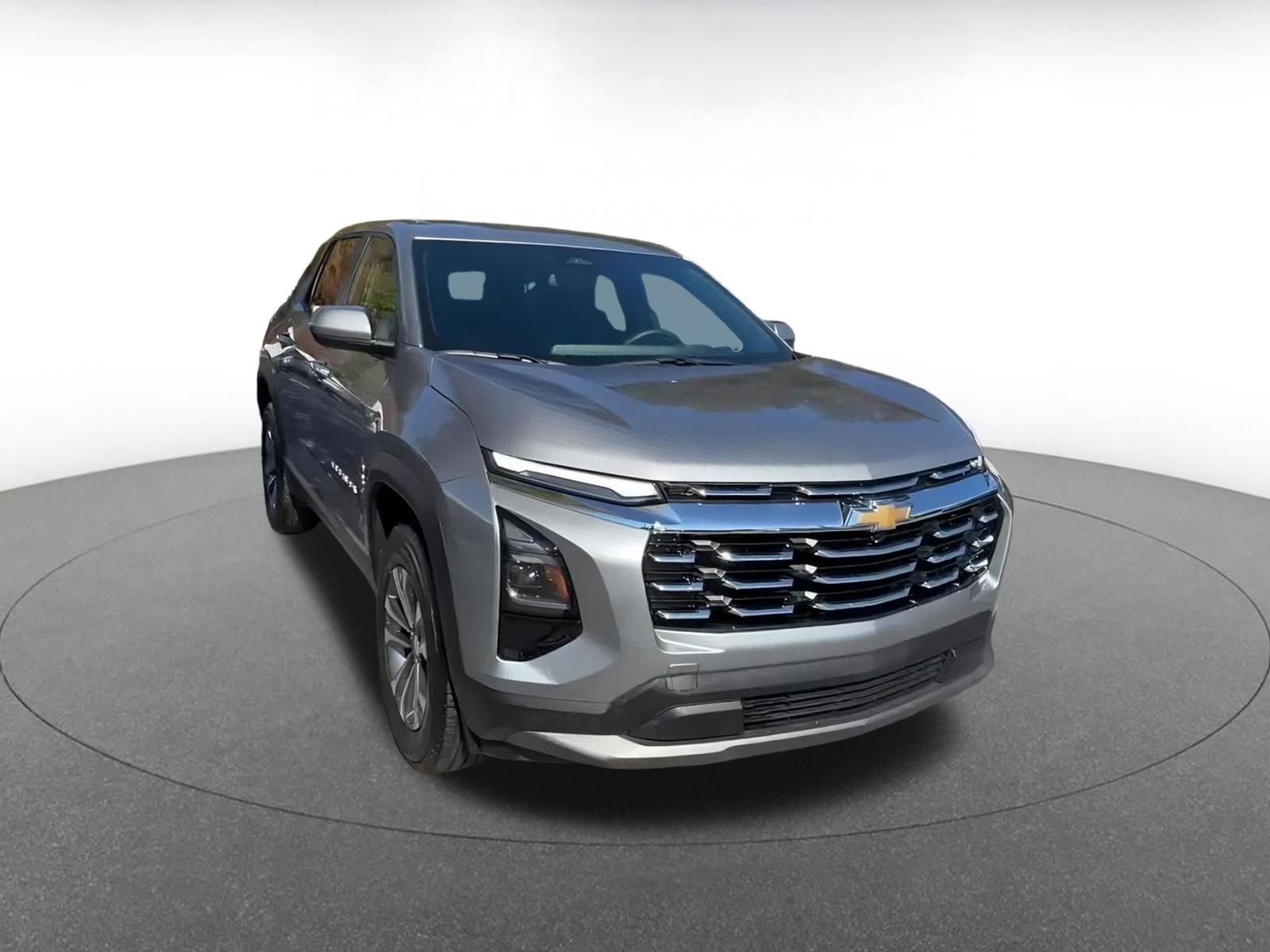 Used 2025 Chevrolet Equinox LT image 3