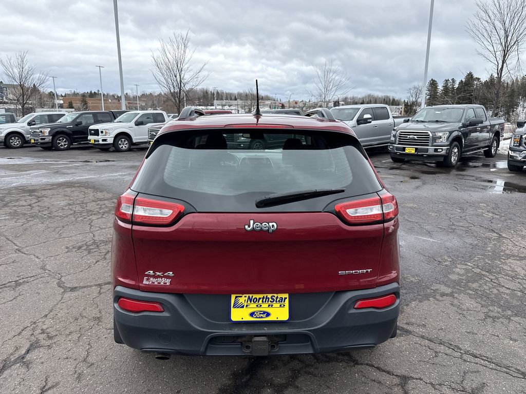 Used 2016 Jeep Cherokee Sport w/ Cold Weather Group AWD/4WD image 7