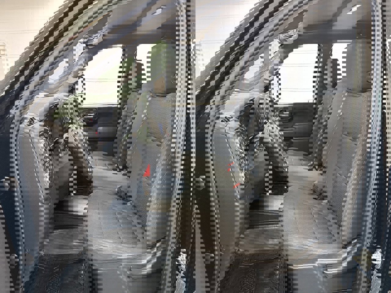 Used 2022 GMC Sierra 2500 Pro w/ Convenience Package image 14