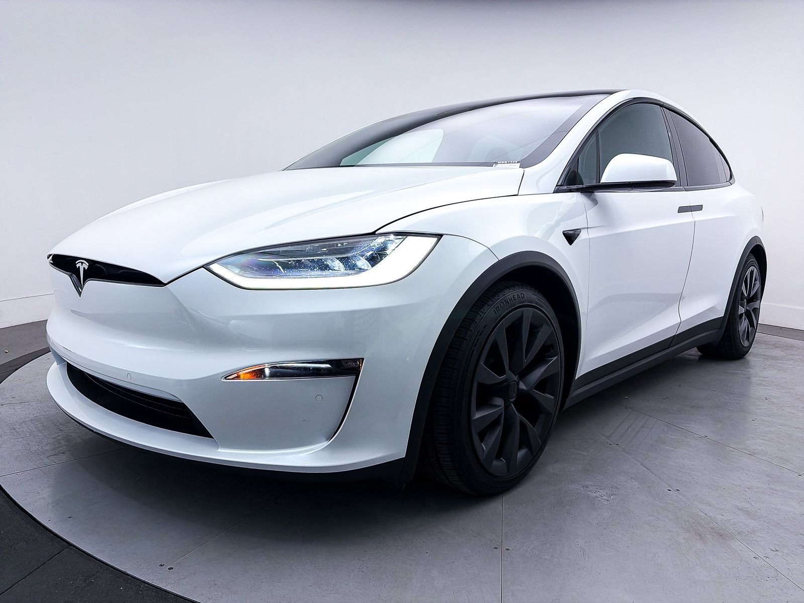 Used 2023 Tesla Model X image 11