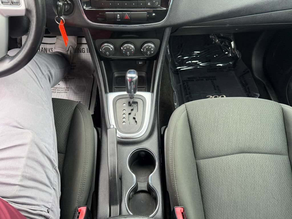 Used 2011 Chrysler 200 Touring FWD image 23