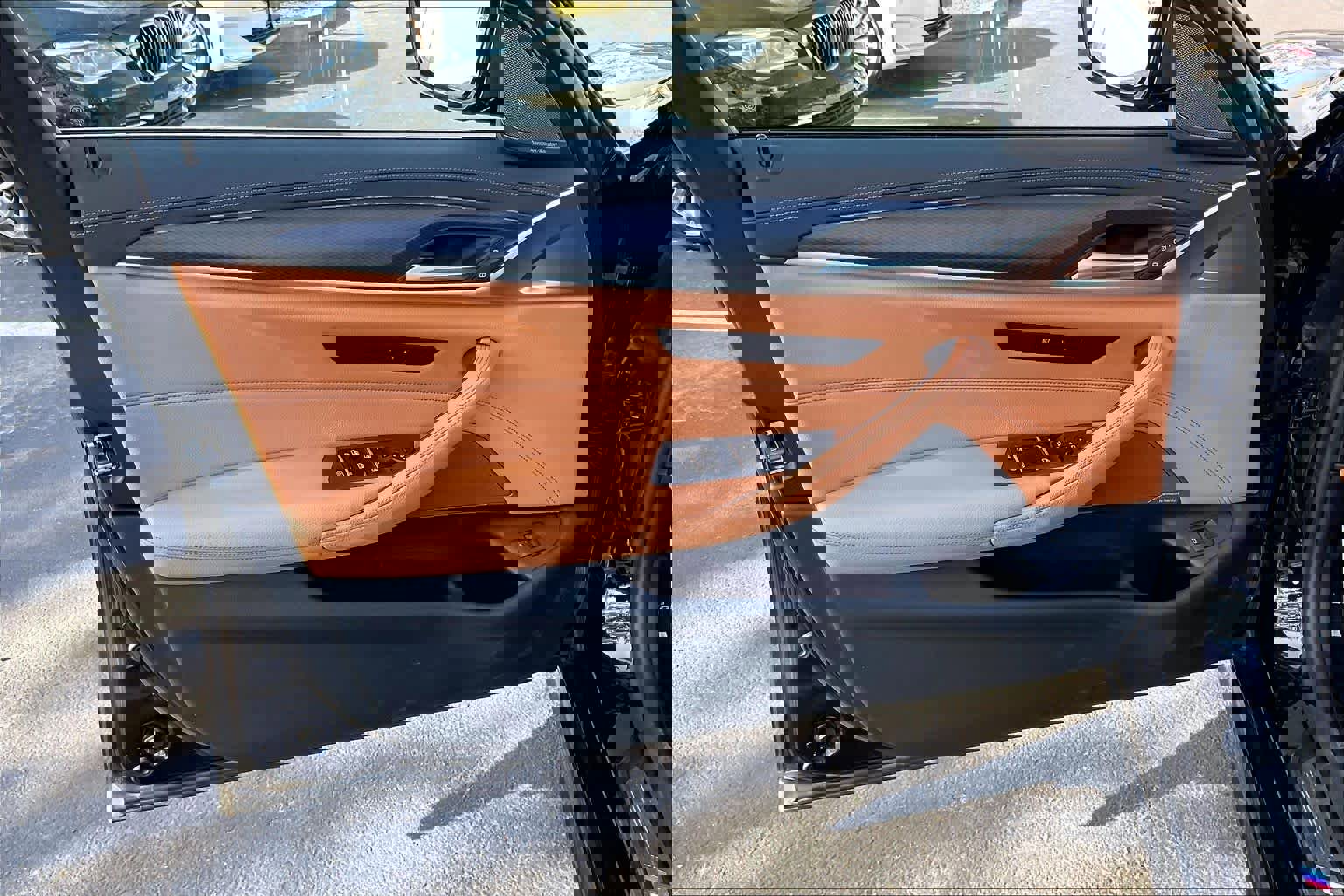 Used 2023 BMW M550i xDrive M550i xDrive w/ Executive Package image 24