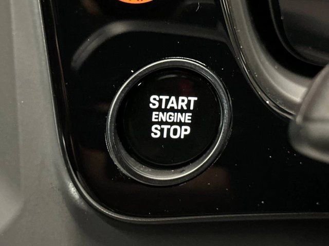 Certified 2025 Porsche Cayenne Coupe image 28