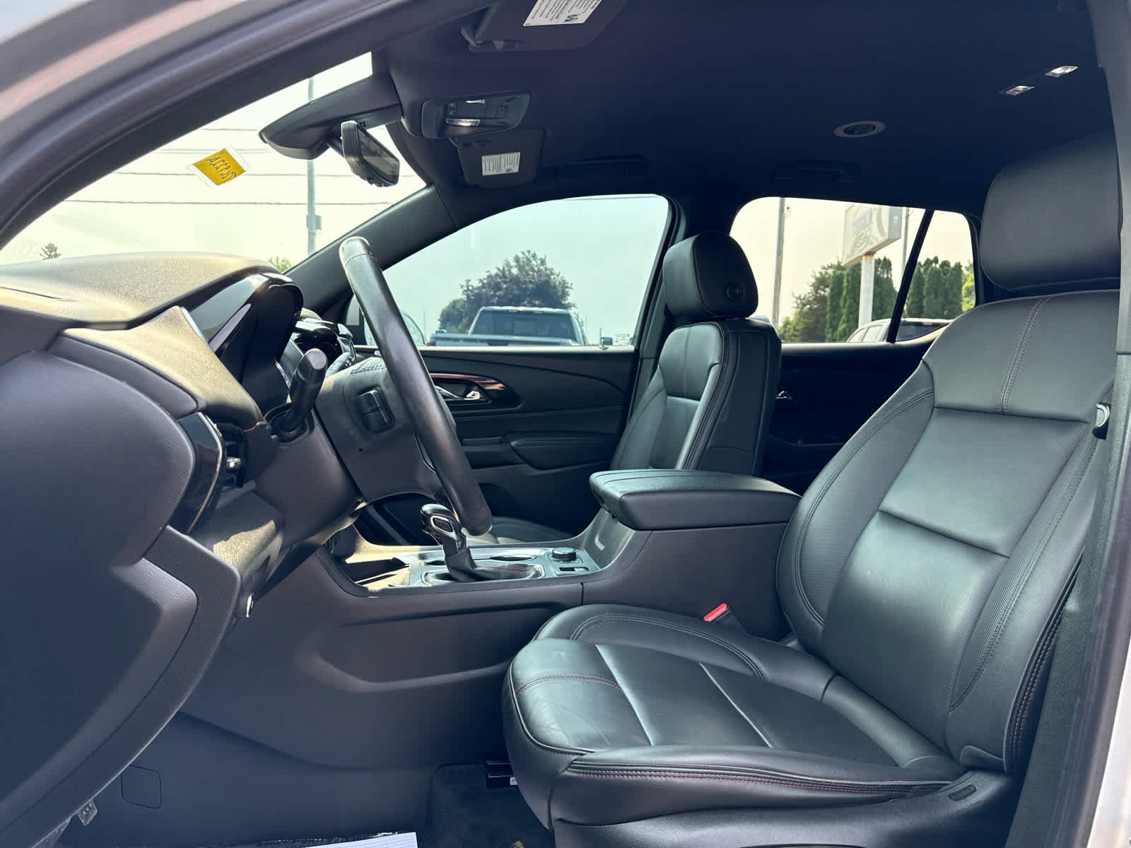 Certified 2022 Chevrolet Traverse RS FWD image 11