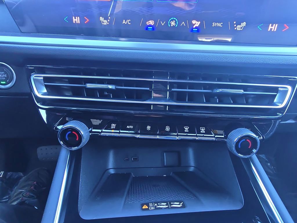 New 2026 Chevrolet Traverse LT w/ Driver Confidence Package image 25