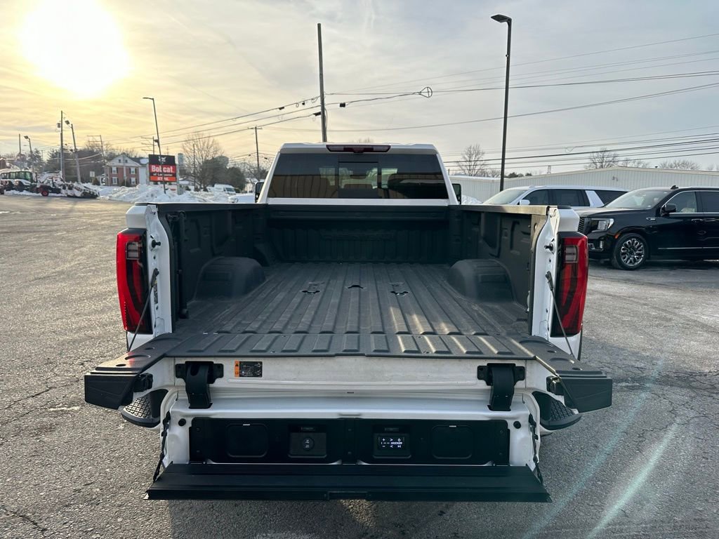 Used 2024 GMC Sierra 3500 Denali Ultimate image 17