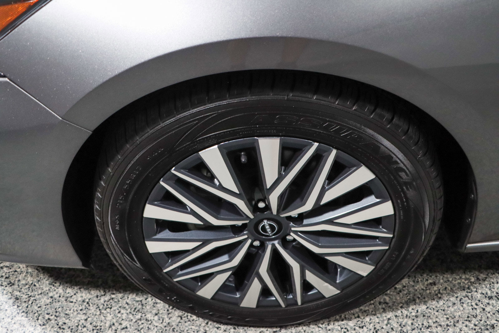 Used 2023 Nissan Altima 2.5 SV w/ SV Premium Package image 11