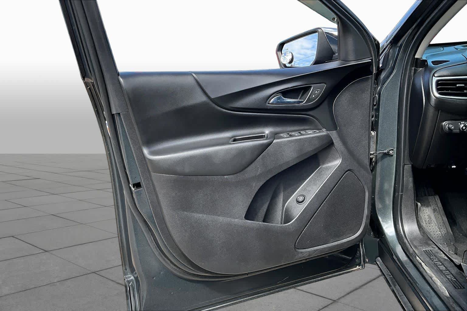 Used 2020 Chevrolet Equinox LT FWD image 21